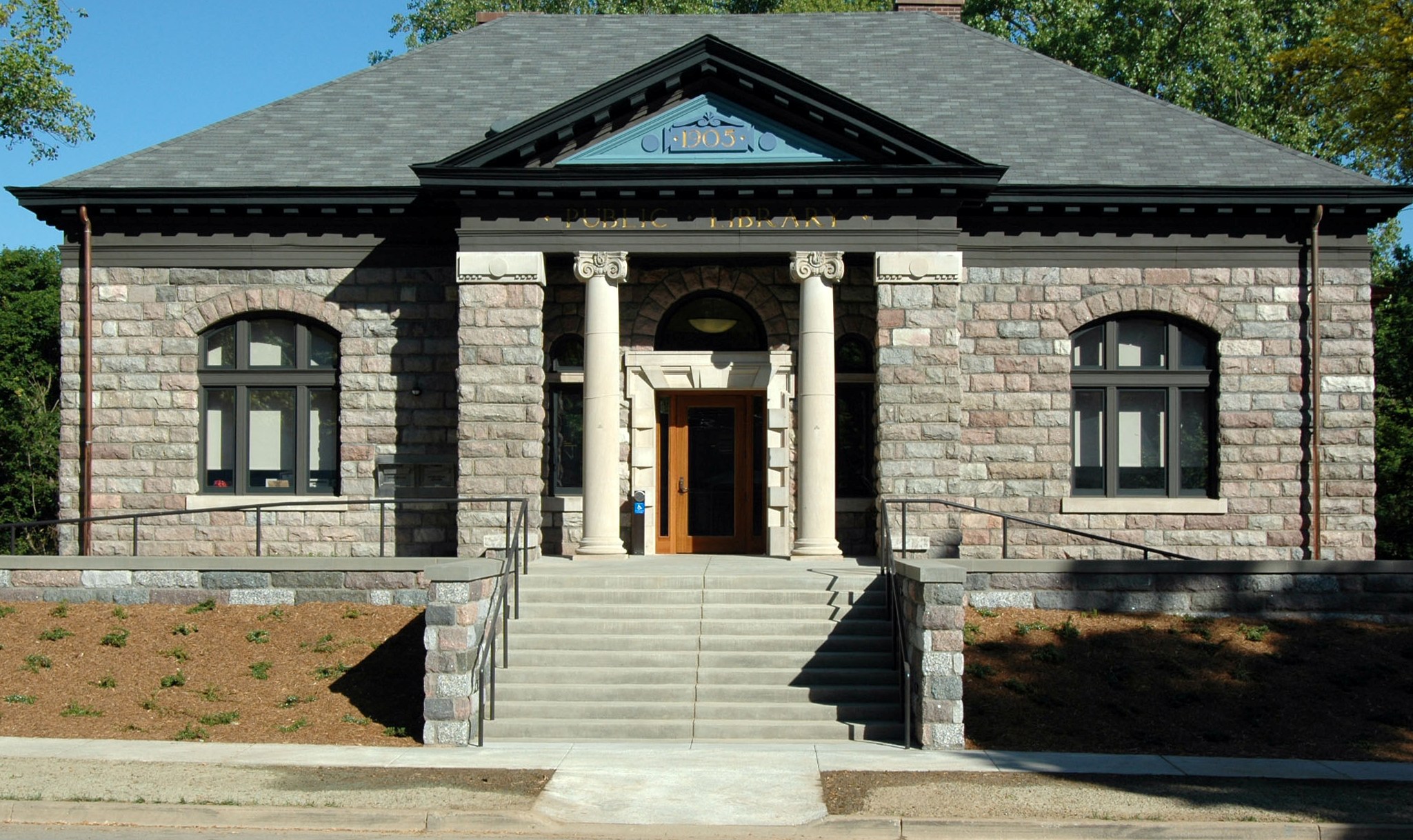 Front of The Portland District Library